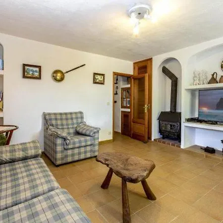 Villa Sleeps 5 With Pool Air Con And Wifi