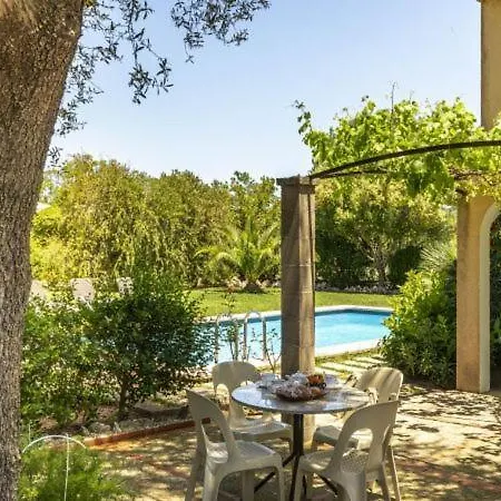 Sleeps 5 With Pool Air Con And Wifi